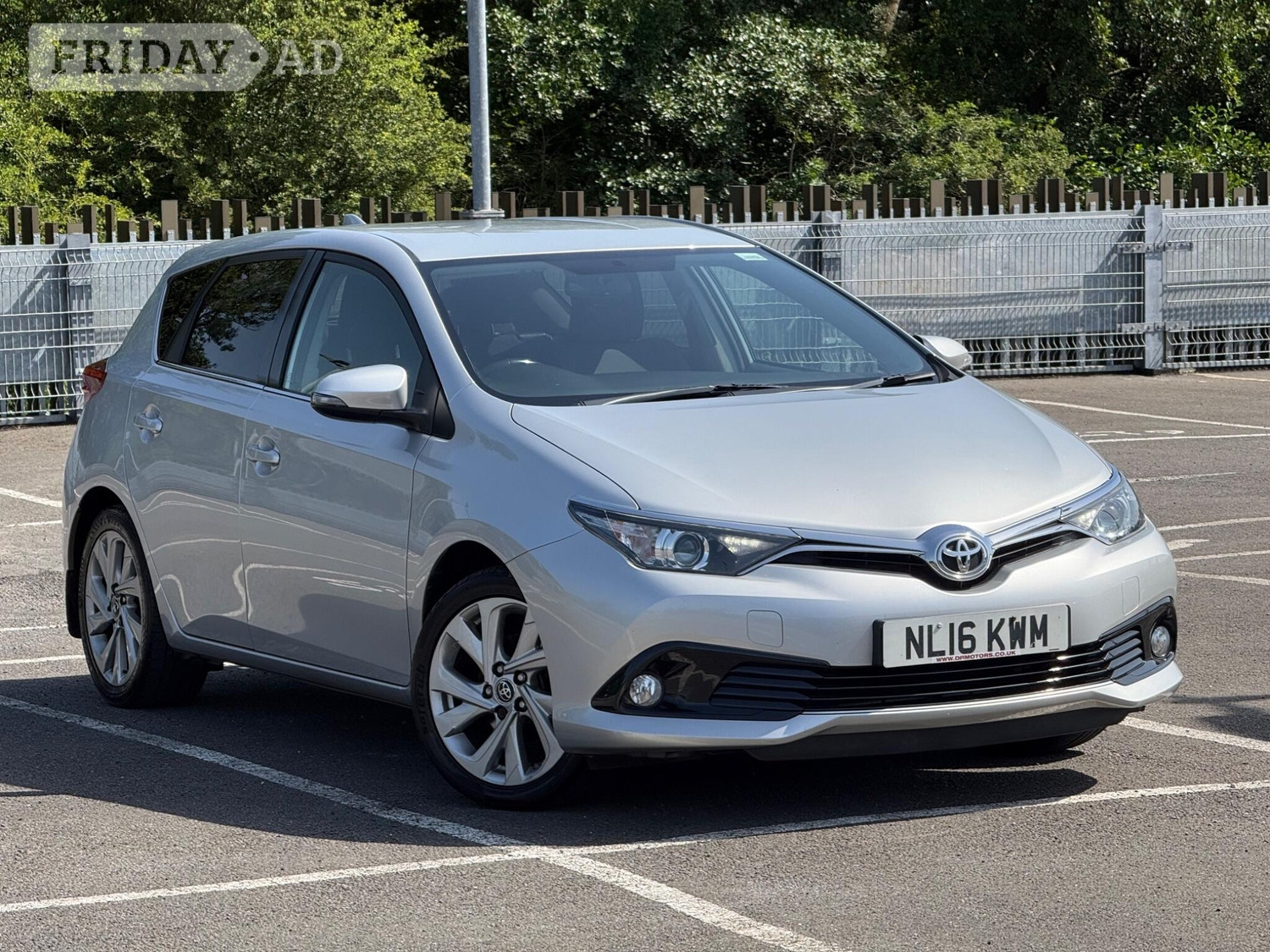 Toyota Auris 2016 in Slough