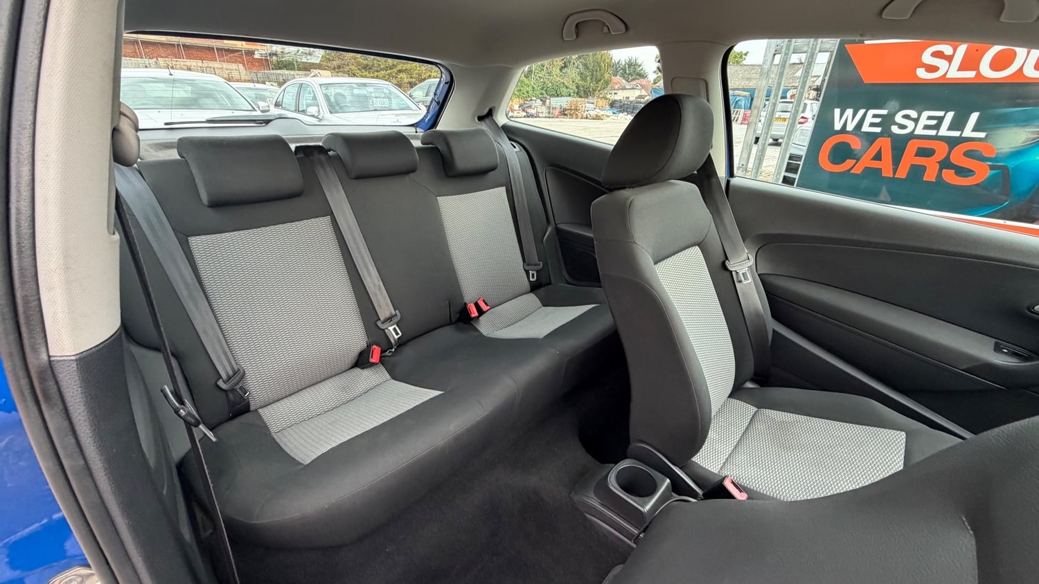 Volkswagen Polo 2011 - Cars