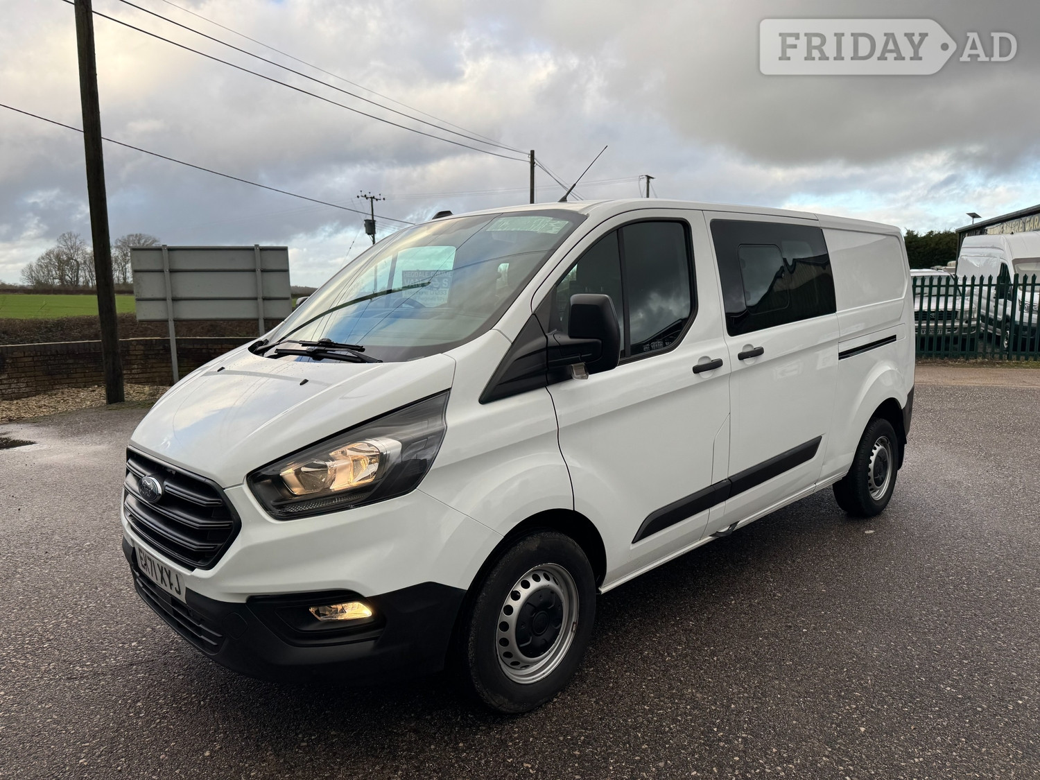 [ berth ]Ford Transit Custom