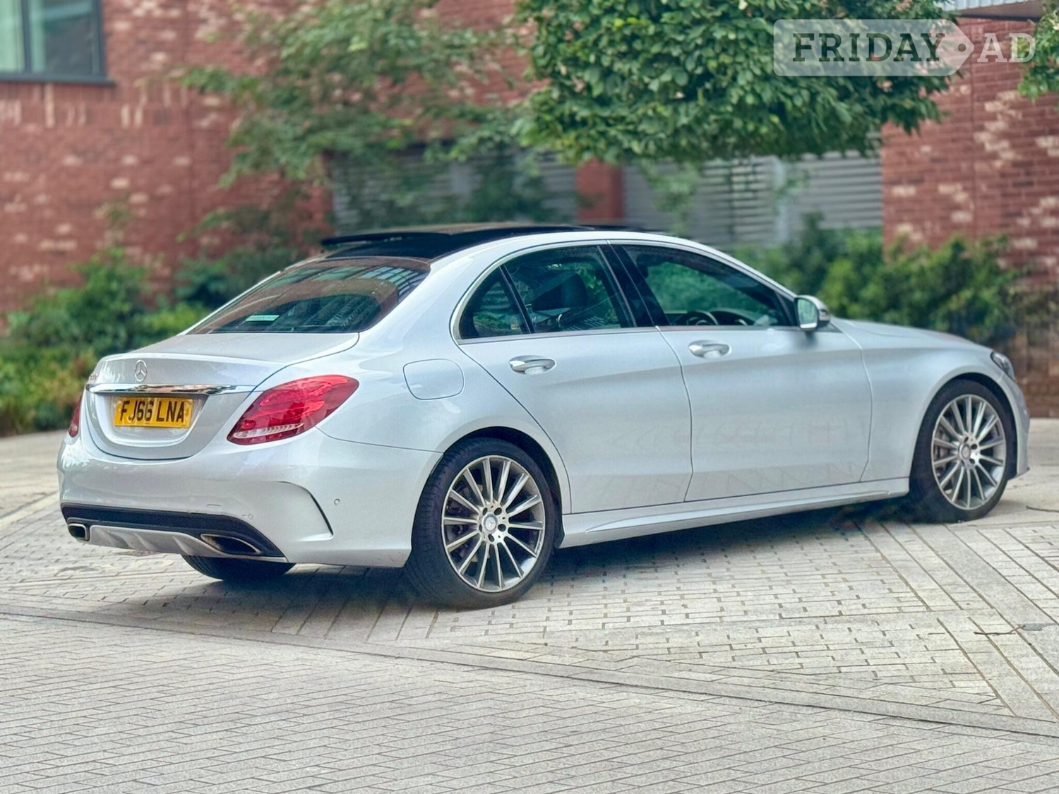 [ berth ]Mercedes-Benz C Class