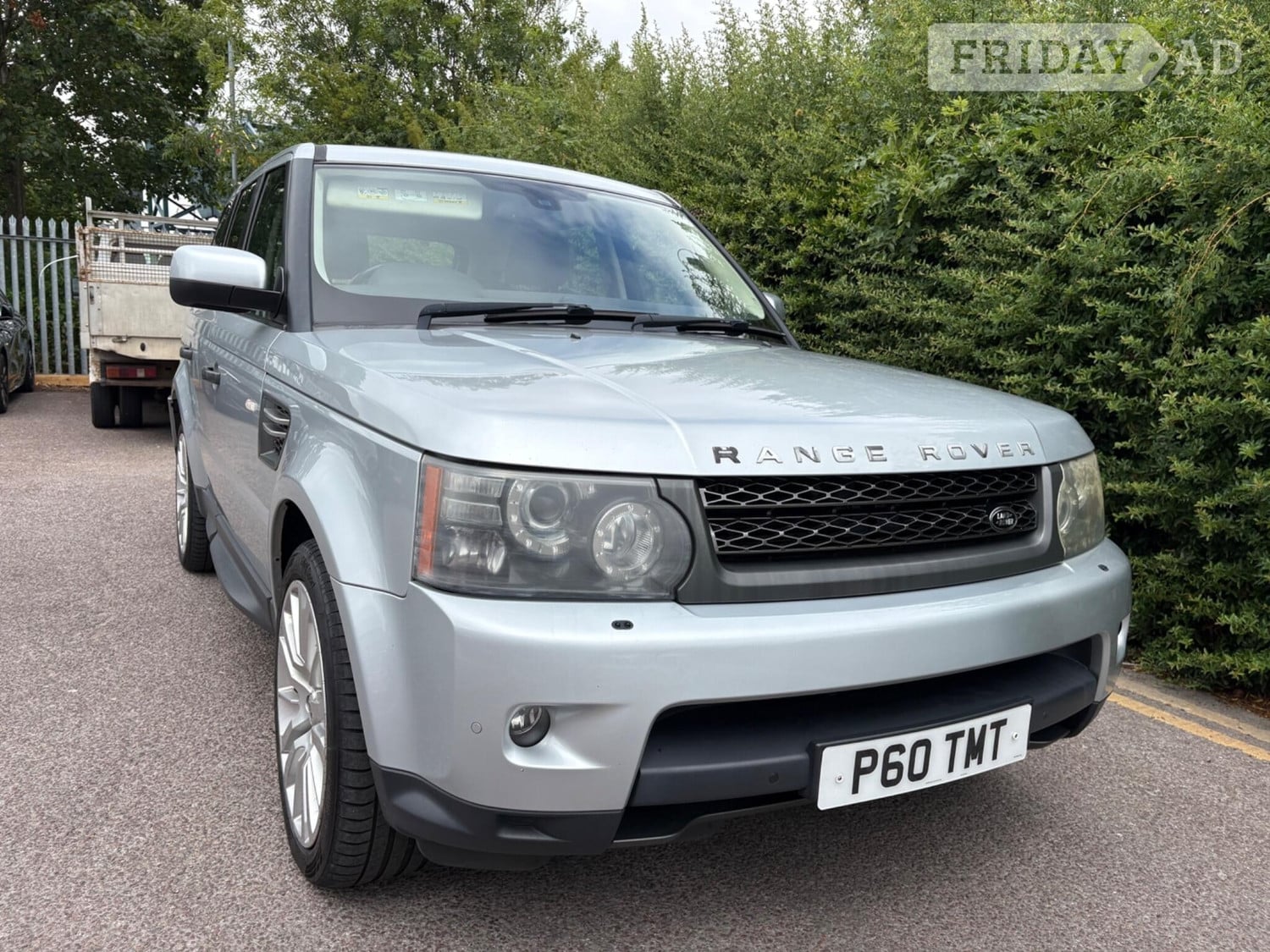 [ berth ]Land Rover Range Rover Sport