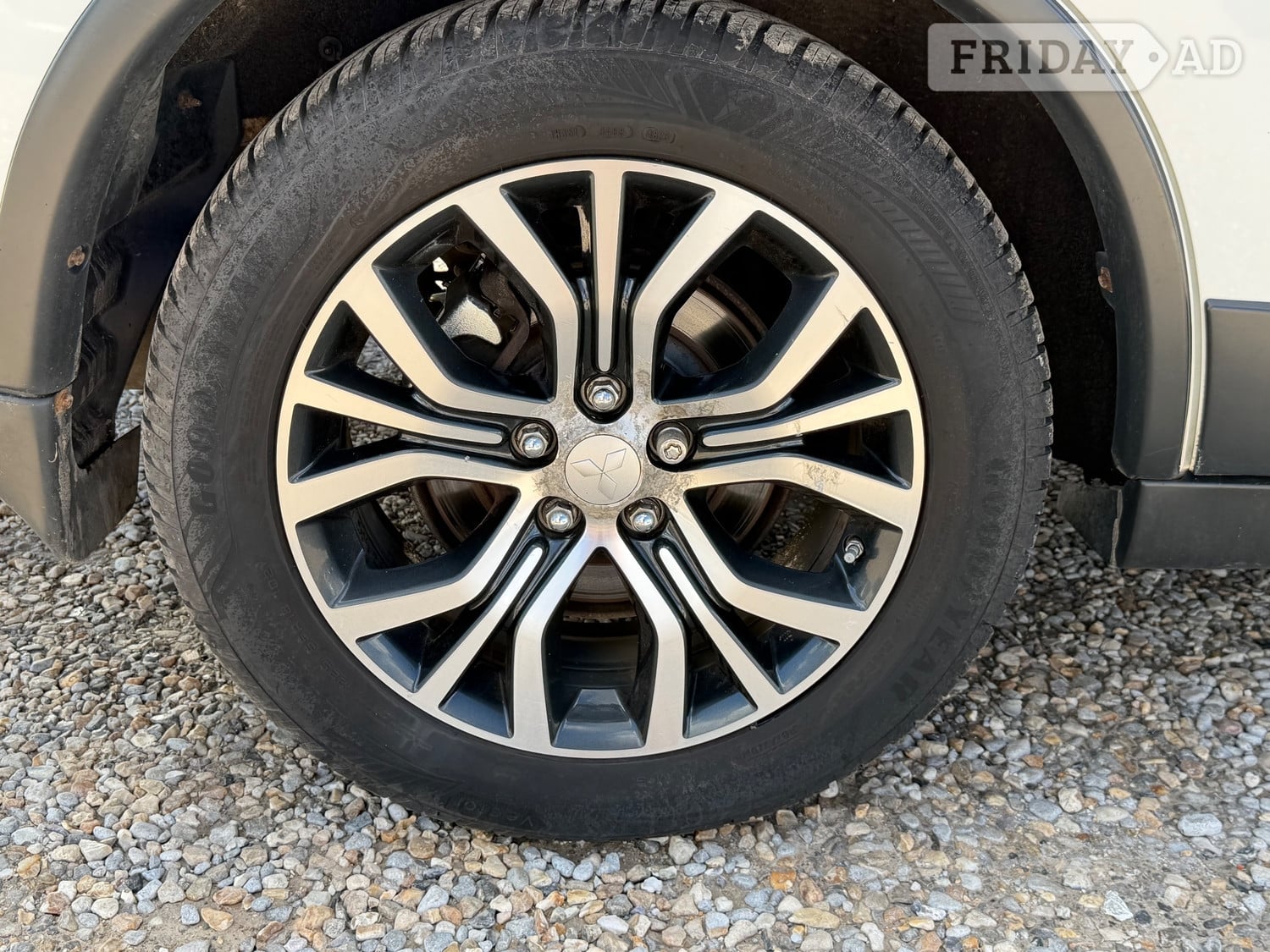 Mitsubishi Outlander Exeter
