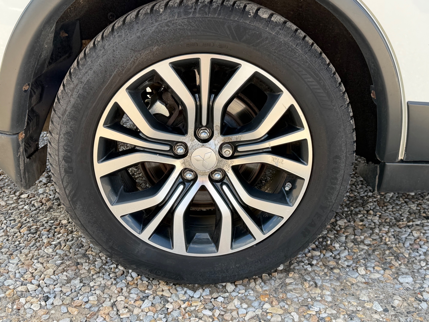 Mitsubishi Outlander Exeter
