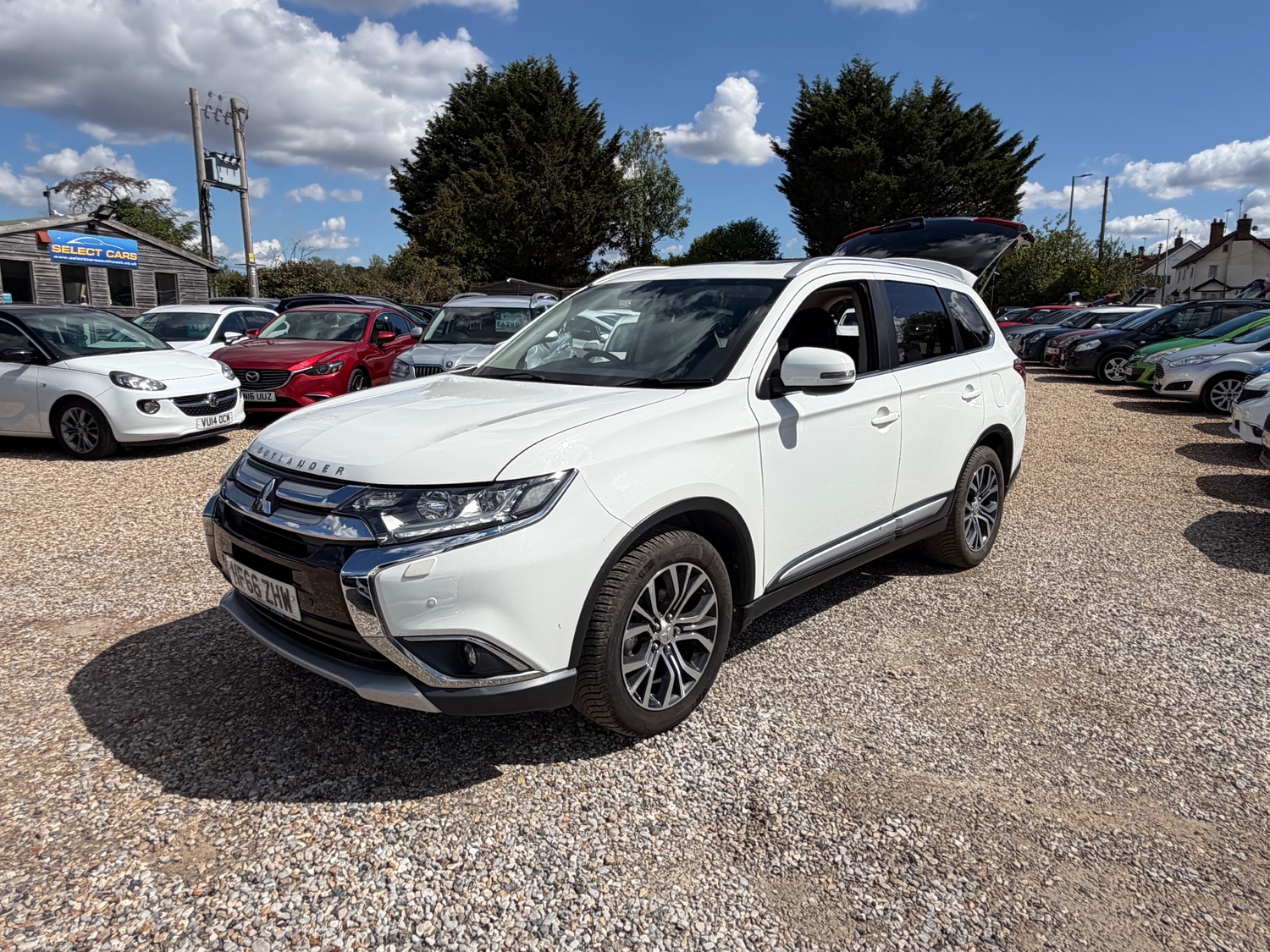 Mitsubishi Outlander 2016 - Cars