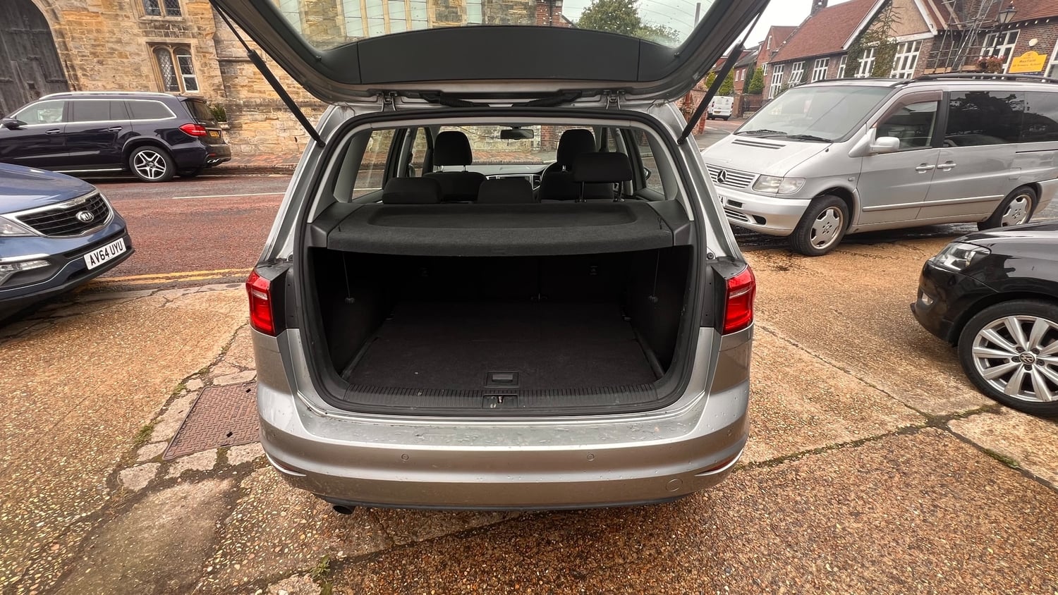 [ berth ]Volkswagen Golf SV