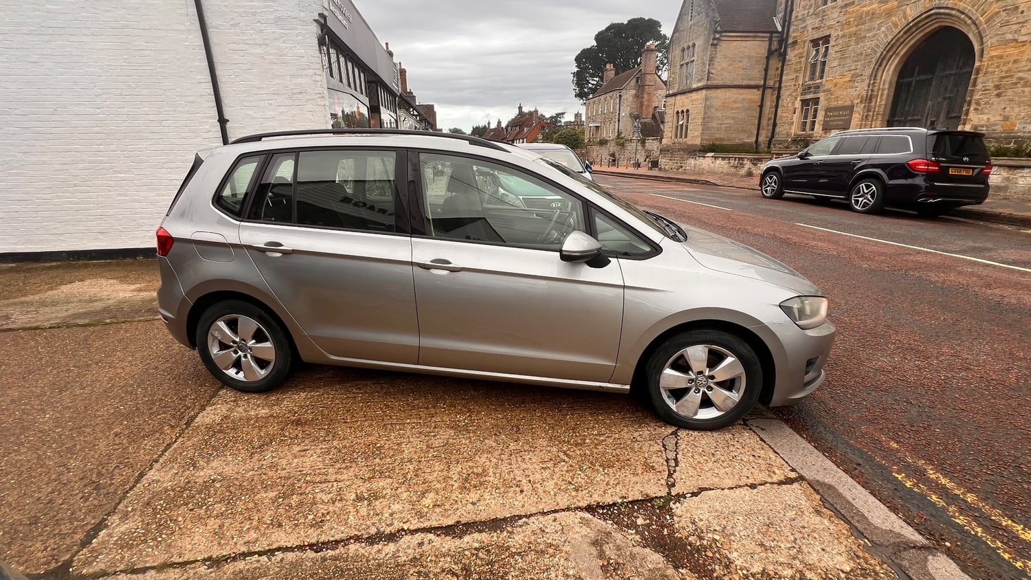 Volkswagen Golf SV 2014 - Cars