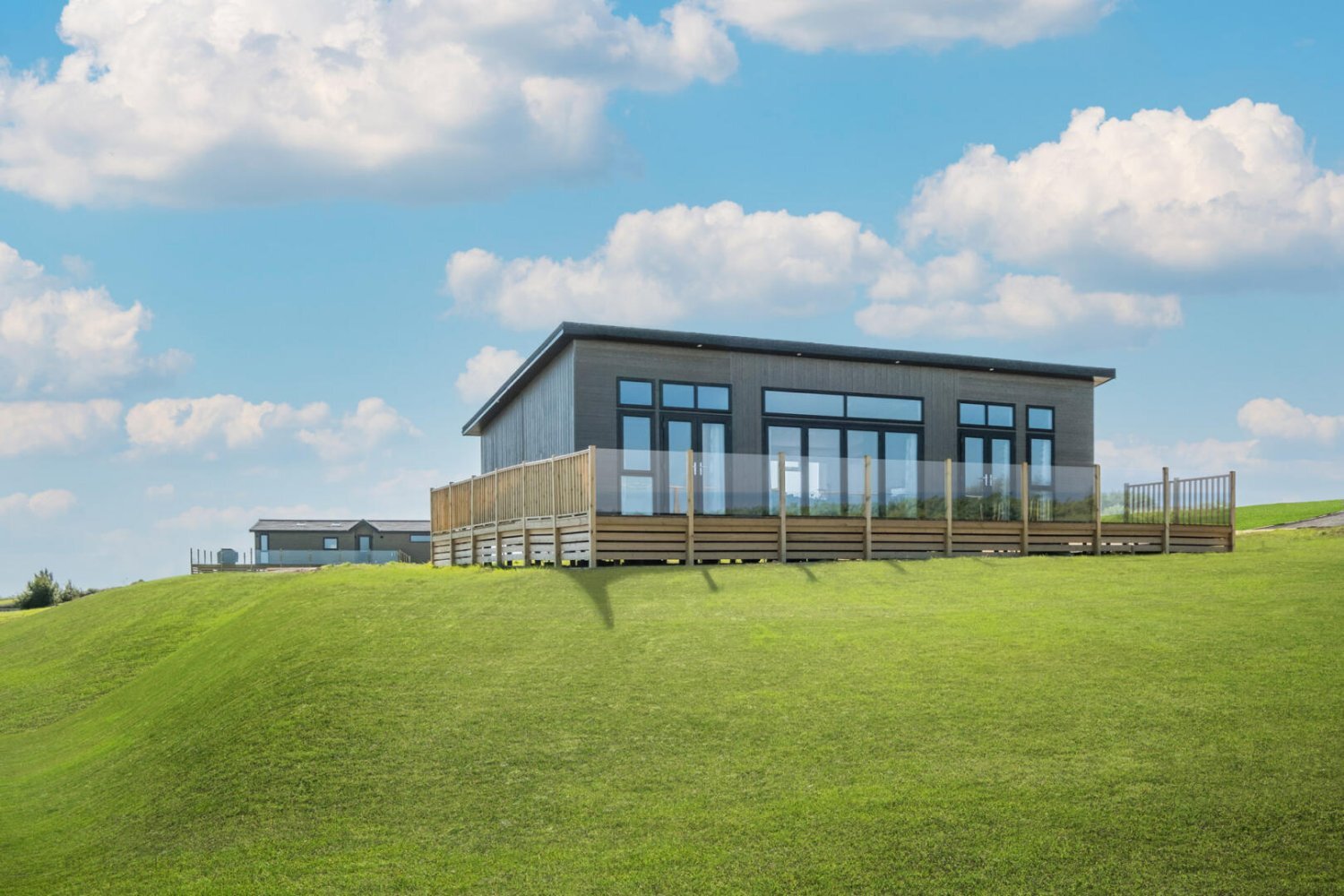 Double Fronted Open Aspect High Spec Lakes Lodge