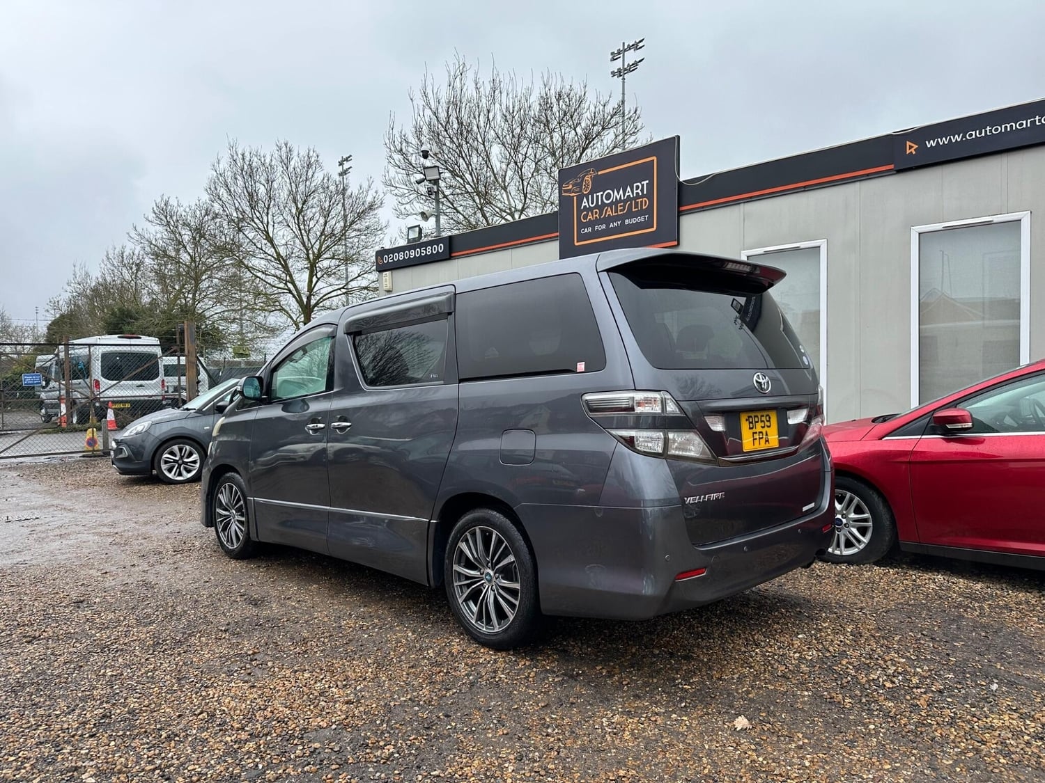 Toyota Vellfire 2010 - Cars in Sunbury-On-Thames