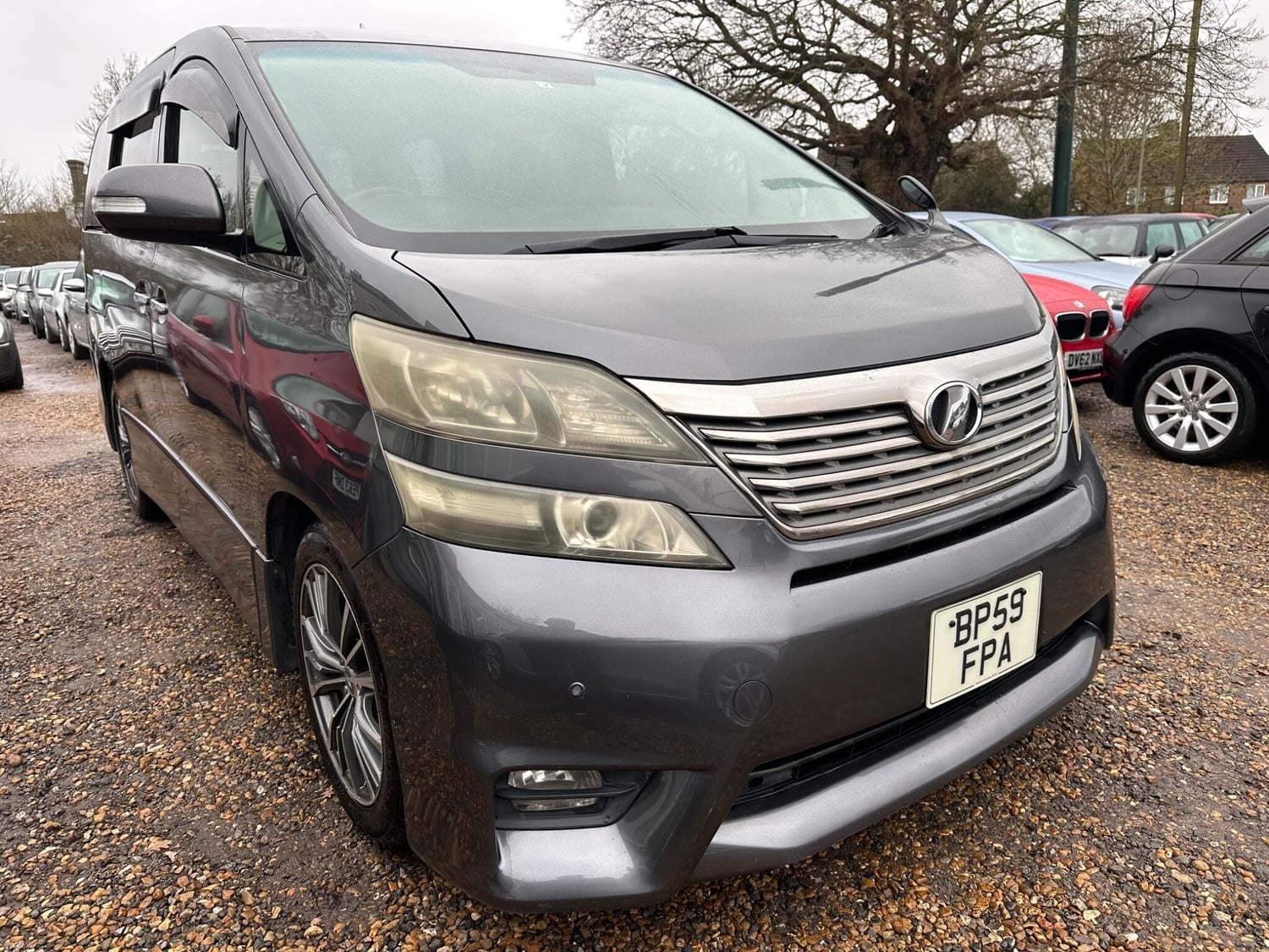 Toyota Vellfire 2010 - Cars