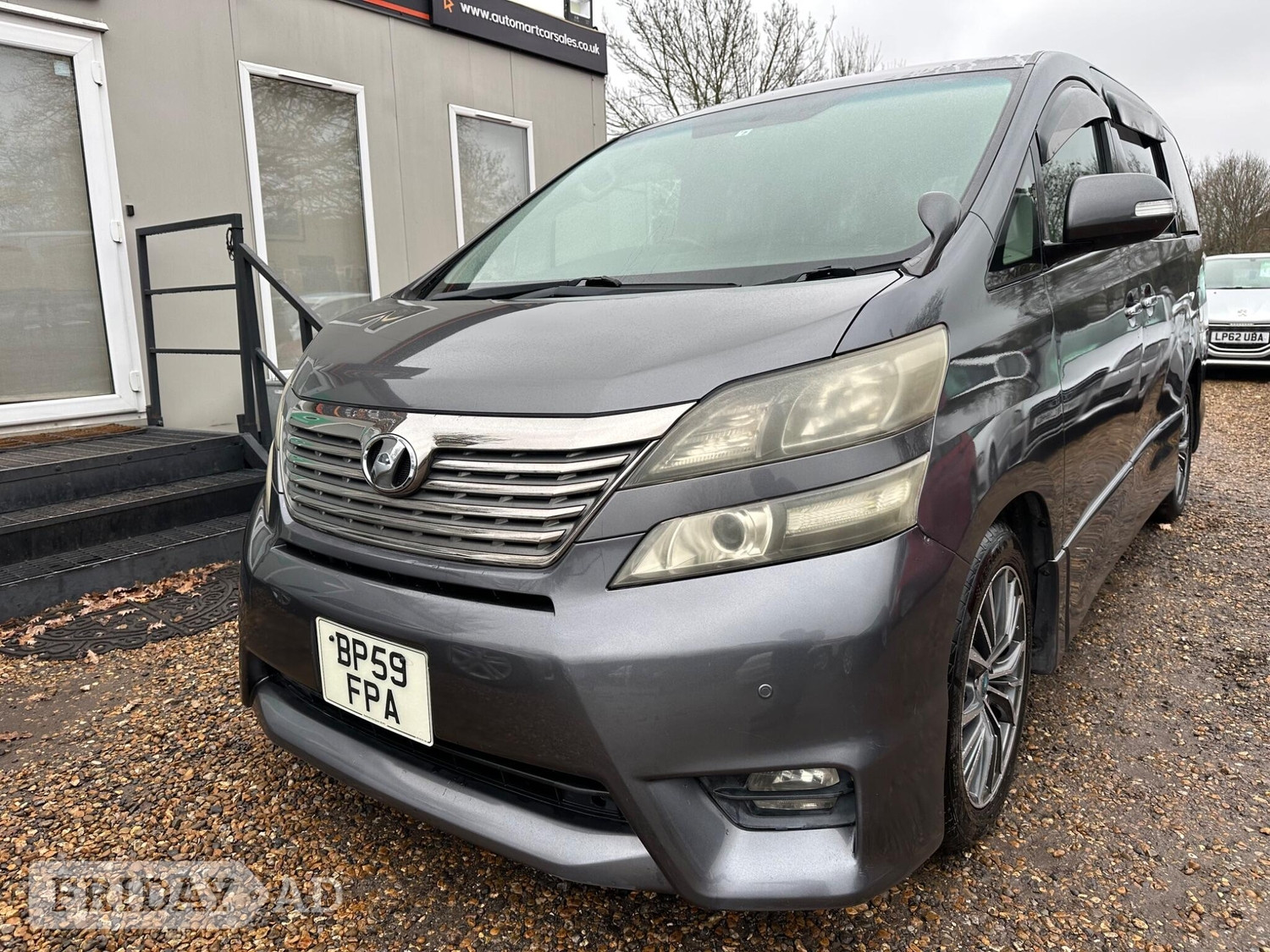 [ berth ]Toyota Vellfire