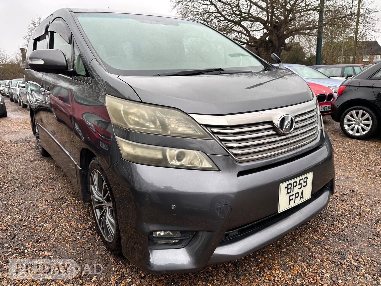 Toyota Vellfire 2010 - Cars