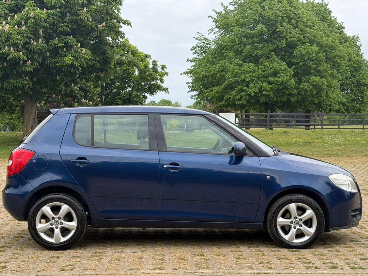 Skoda Fabia 2009 - Cars