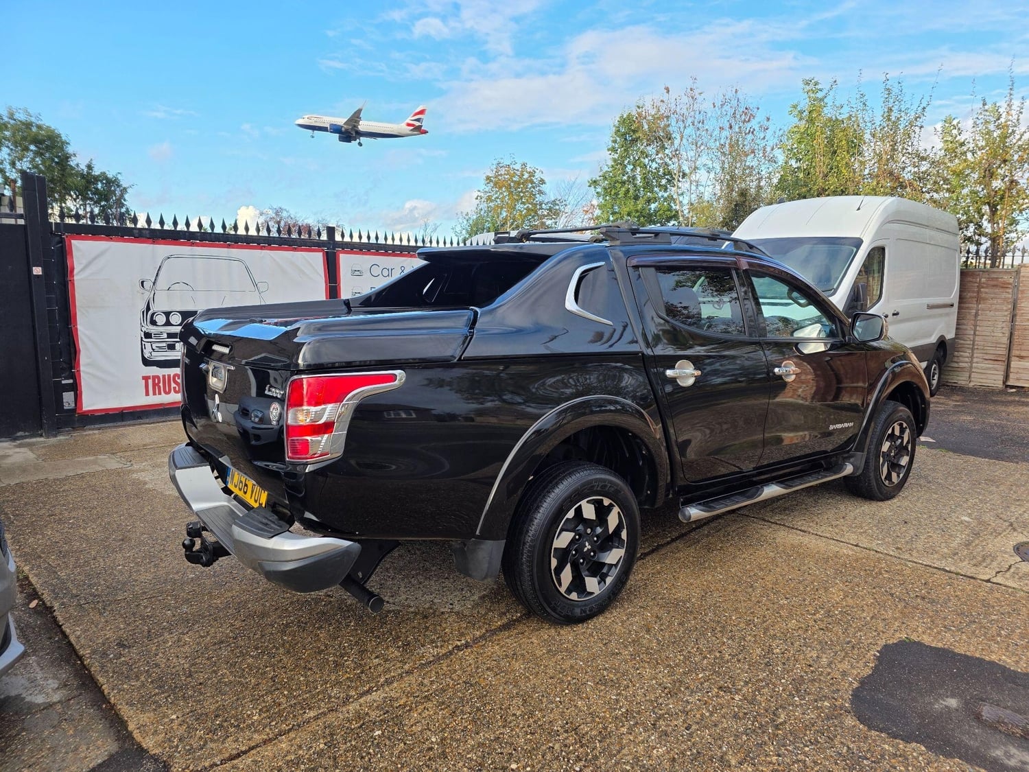 [ berth ]Mitsubishi L200