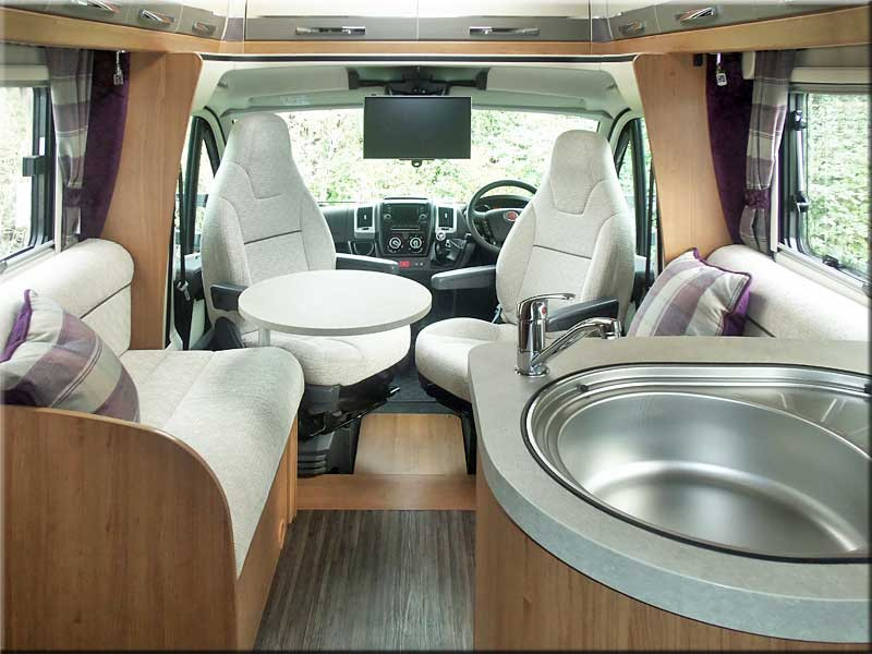 Auto-Trail Tracker LB 2018 - Motorhomes & Caravans in Huntingdon