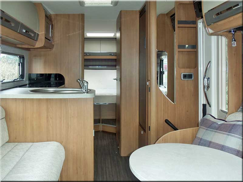 Auto-Trail Tracker LB 2018 - Motorhomes & Caravans
