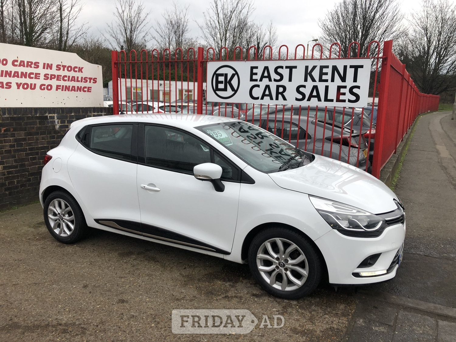 Renault Clio 2017 - Cars in Sittingbourne