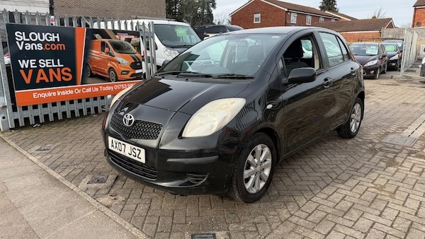 Toyota Yaris Slough