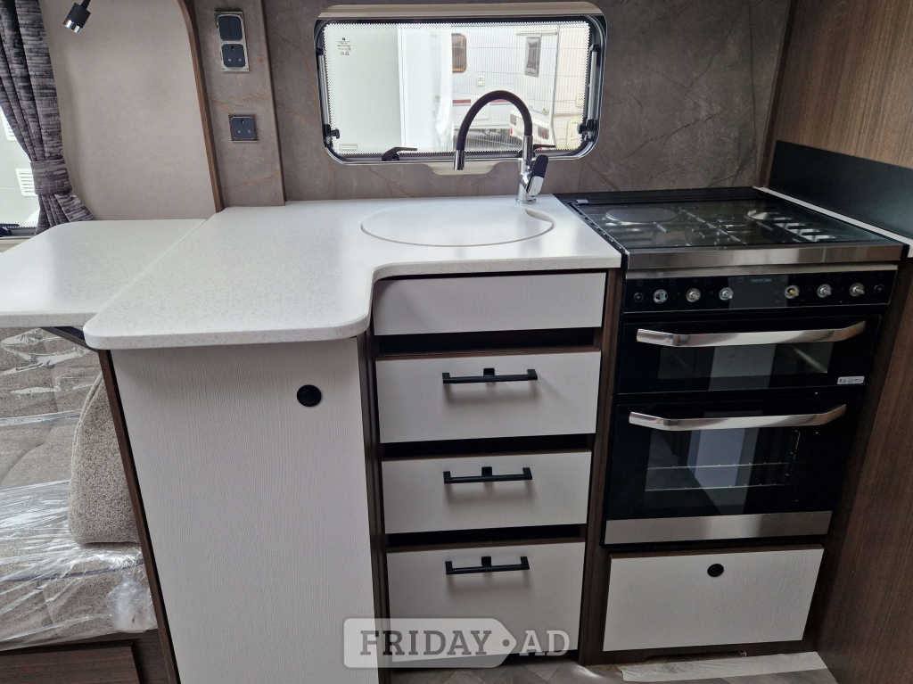 Coachman Laser 845 Xtra 2026 - Motorhomes & Caravans in Highbridge