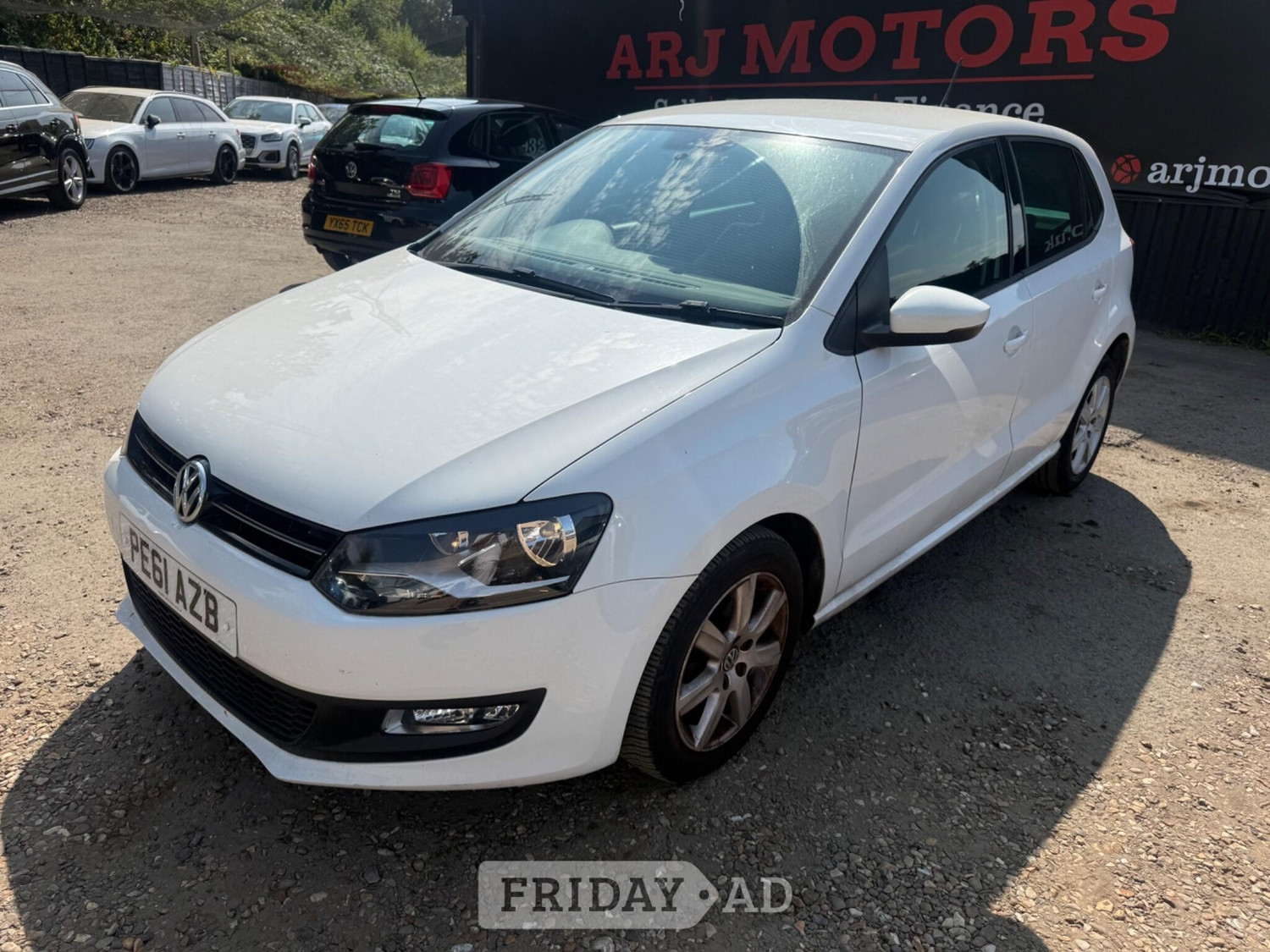 Volkswagen Polo 2011 - Cars
