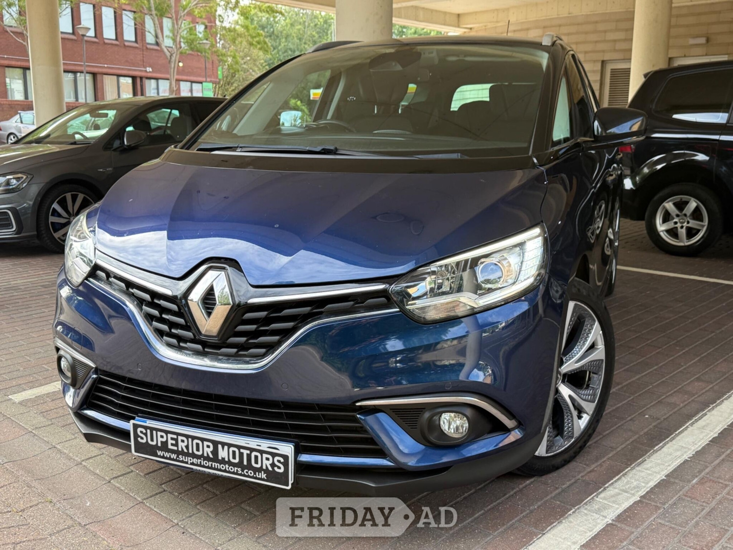 Renault Grand Scenic 2017 - Cars