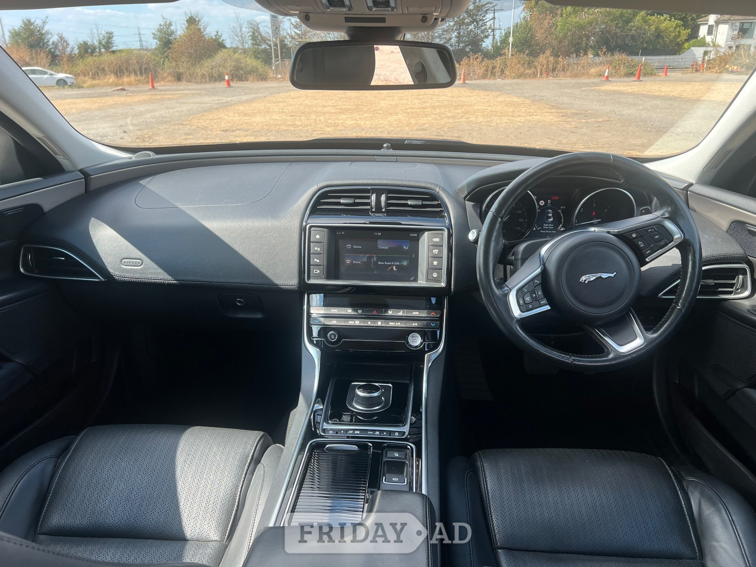 Jaguar XE 2017 - Cars