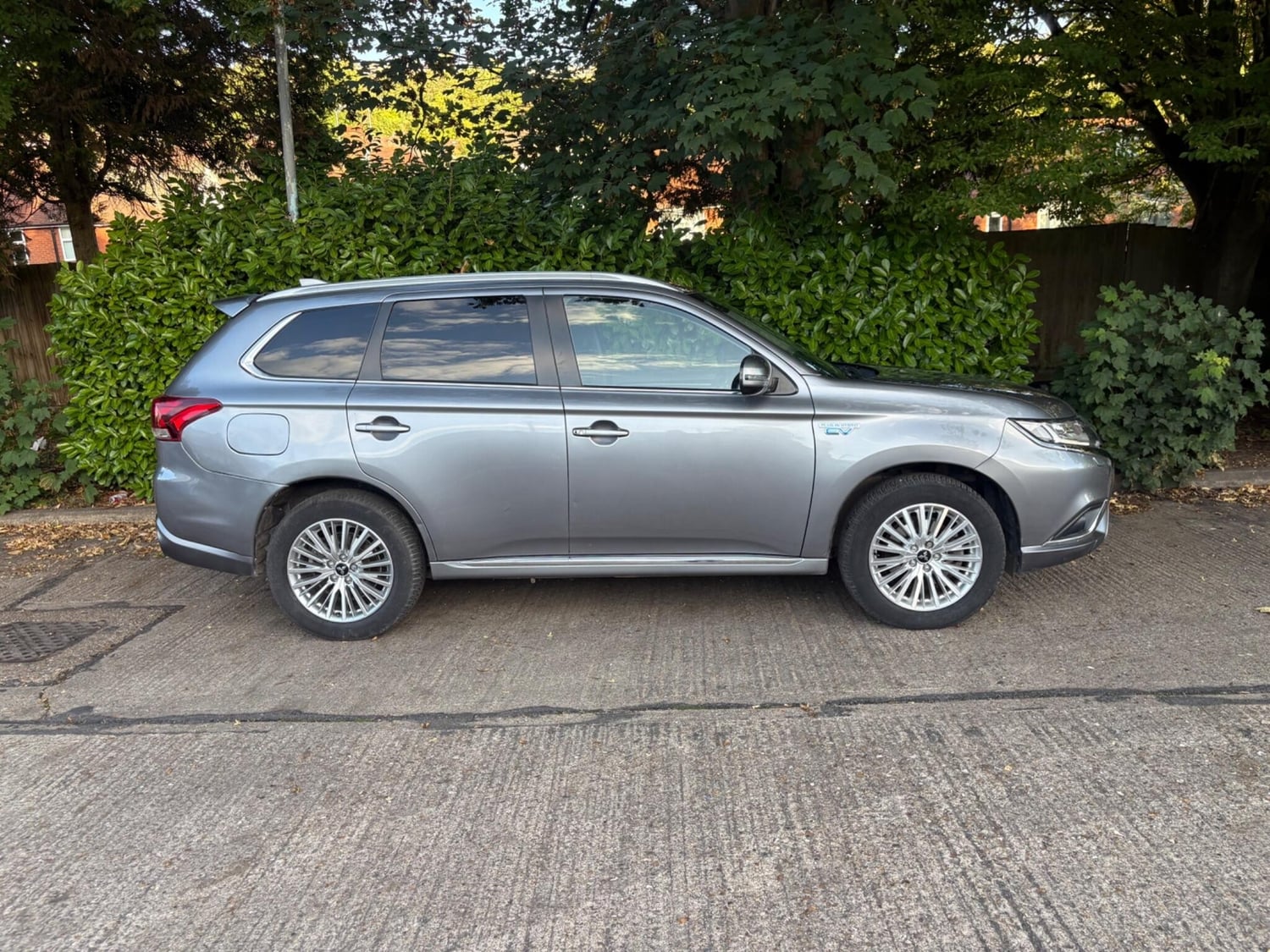 Mitsubishi Outlander 2018 - Cars