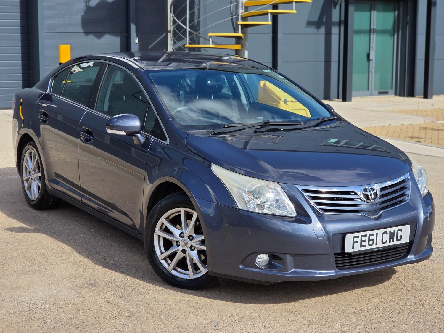 Toyota Avensis 2011 - Cars