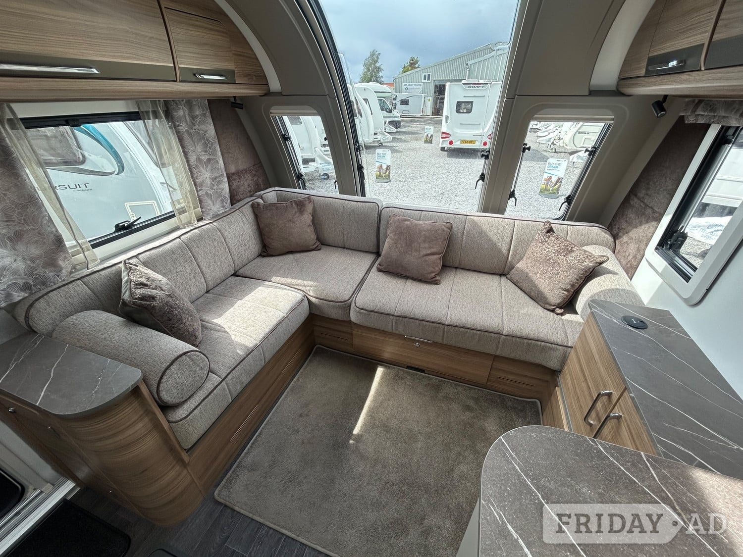 Bailey Alicanto Grande Deluxe Alvor 2025 - Motorhomes & Caravans in Thirsk