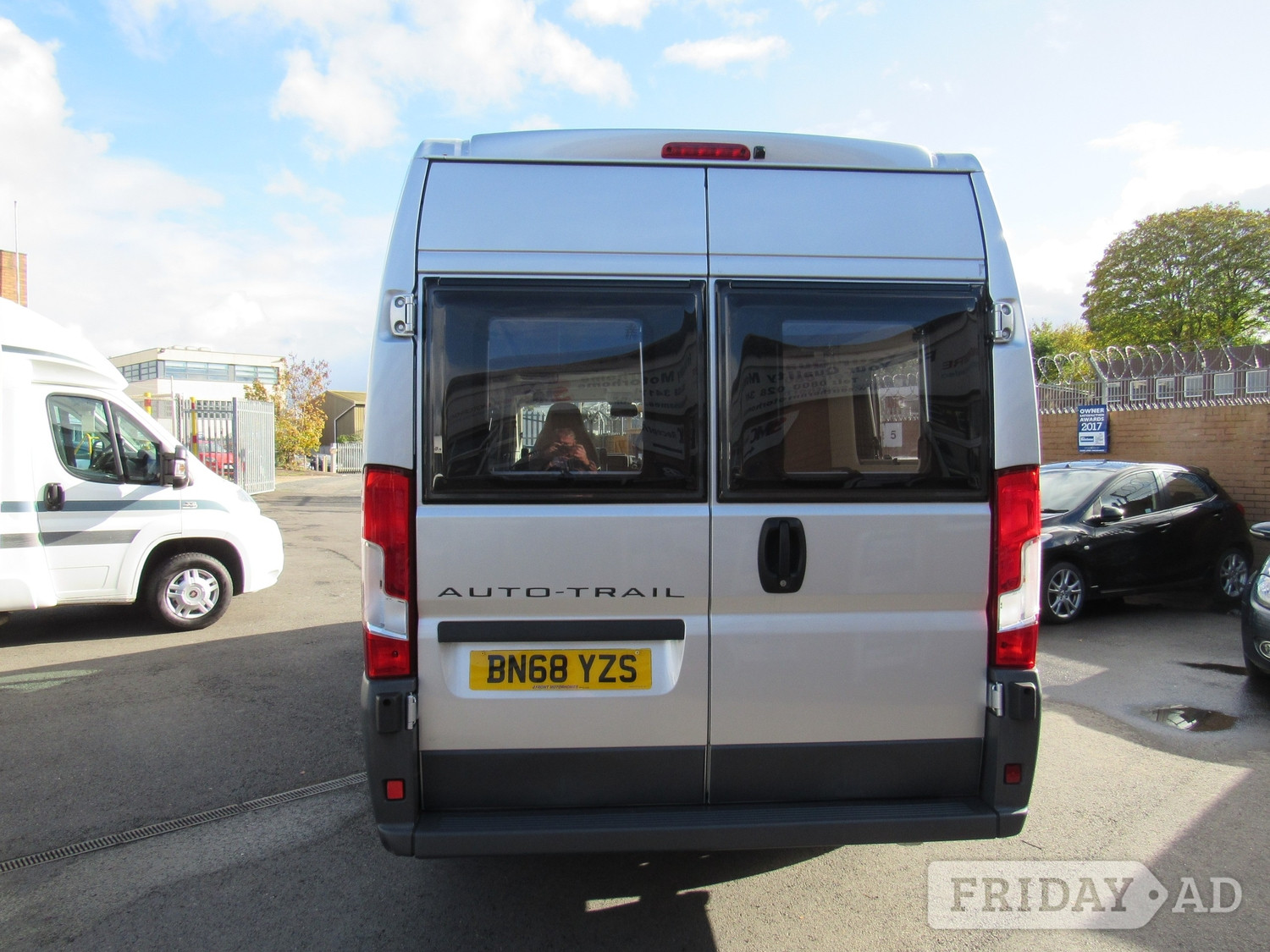 [ berth ]Auto-Trail V-Line 635 SE