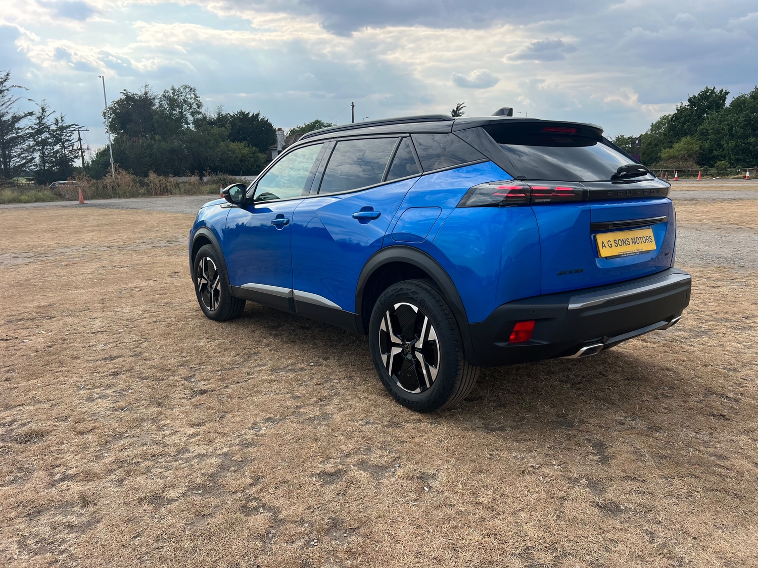 [ berth ]Peugeot 2008