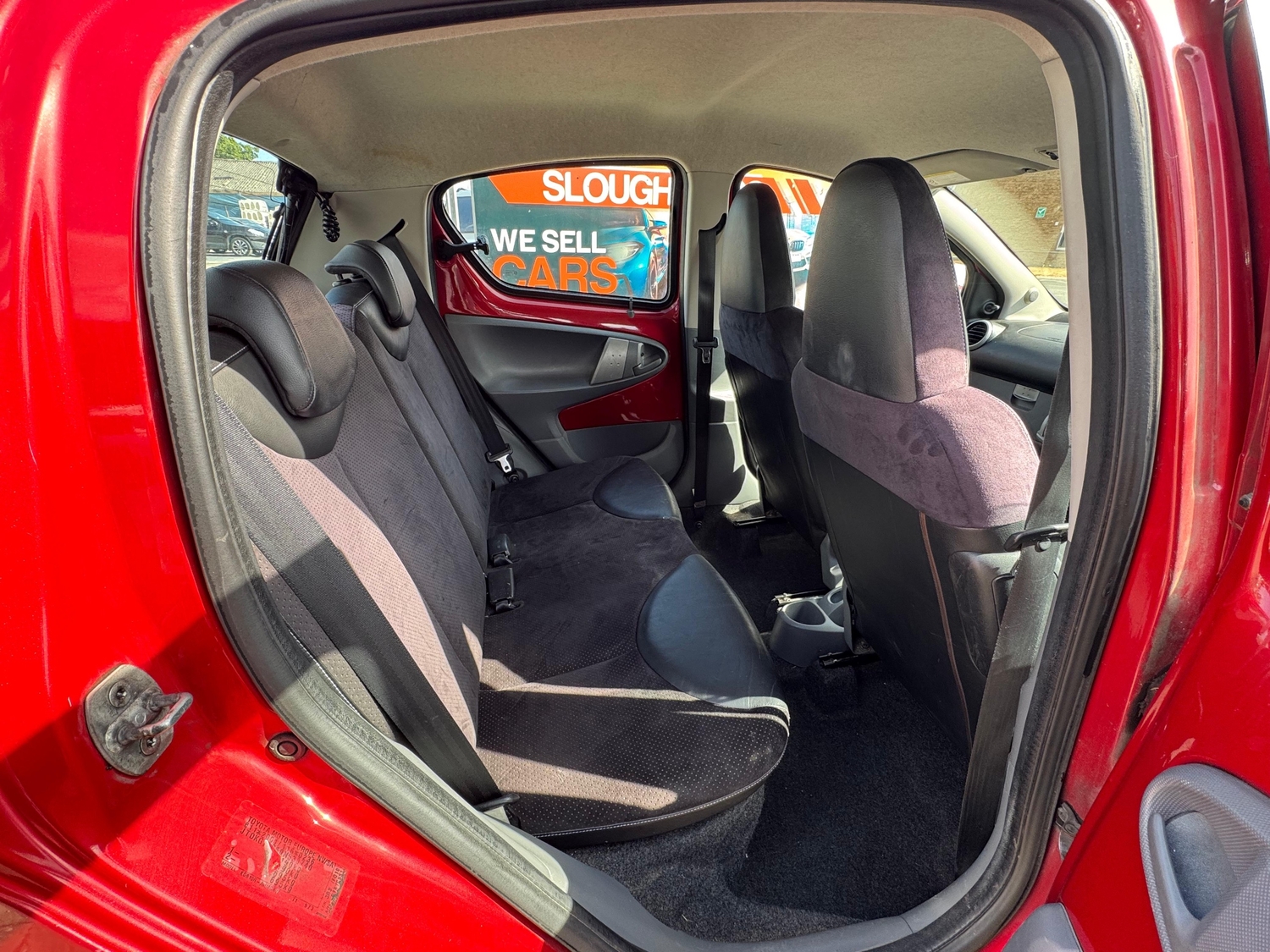 Toyota Aygo 2011 - Cars