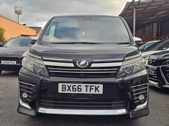 Toyota Voxy 2016