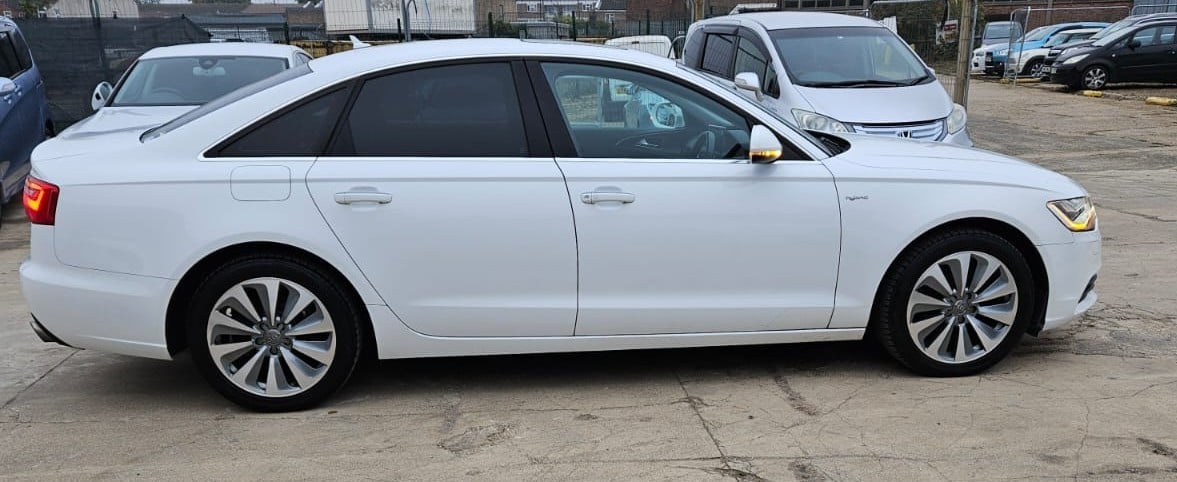 [ berth ]Audi A6 Saloon