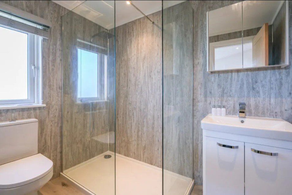 High End Lakeland Lodge on 12 month owners only park - Holiday Homes in Newbiggin