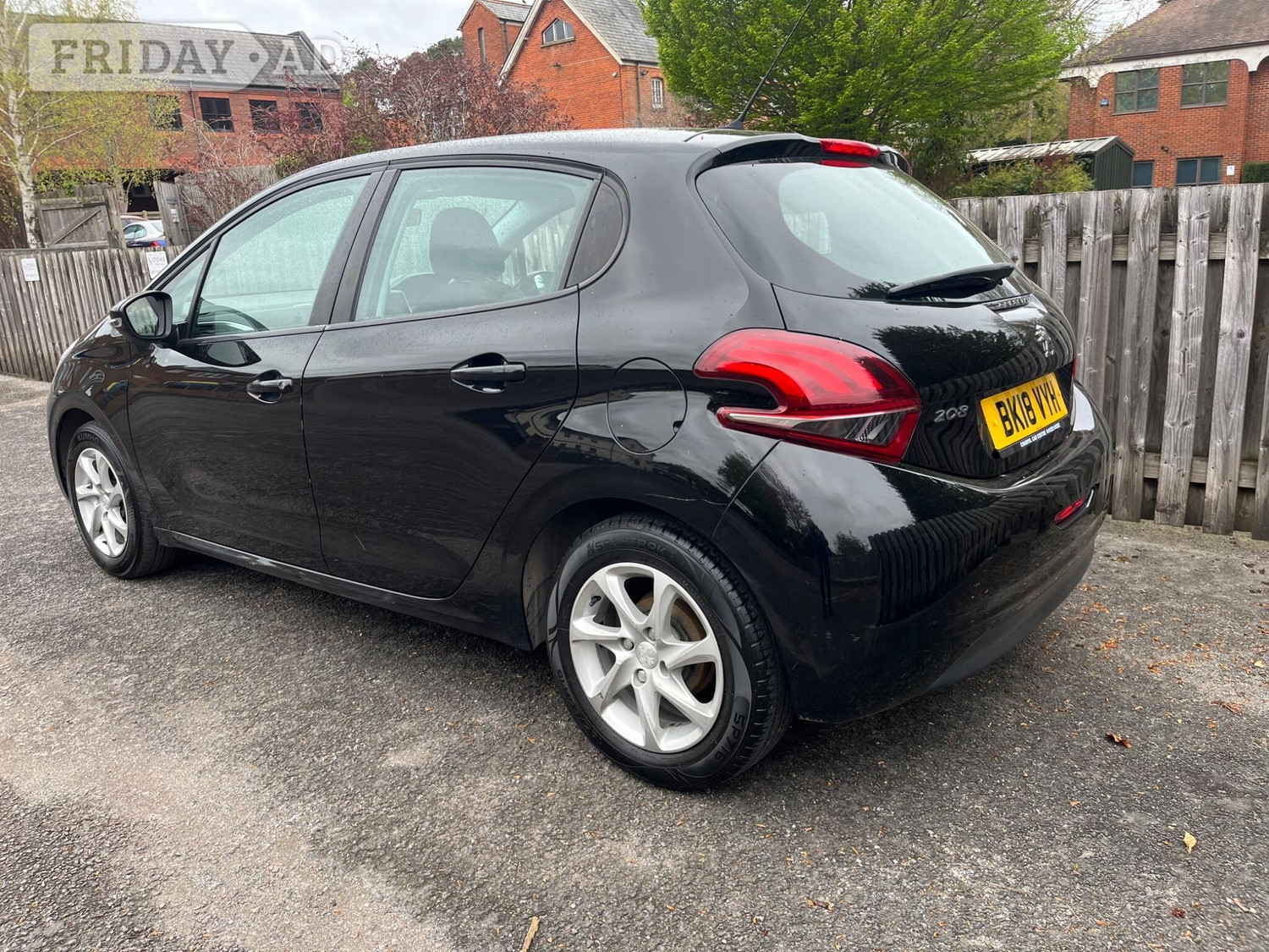 [ berth ]Peugeot 208