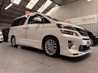 Toyota Vellfire 2013