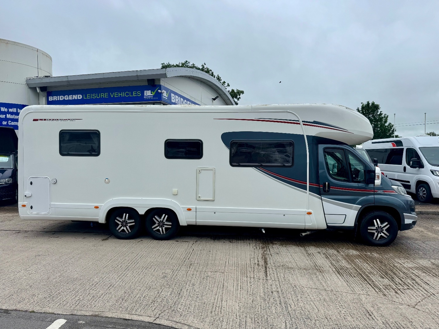 [ berth ]Auto-Trail Frontier Comanche