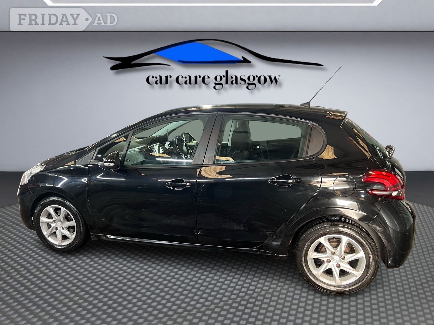 [ berth ]Peugeot 208