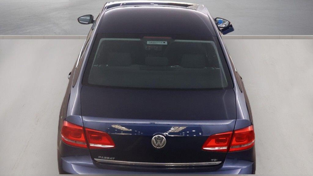 Volkswagen Passat 2013 - Cars in Winchester