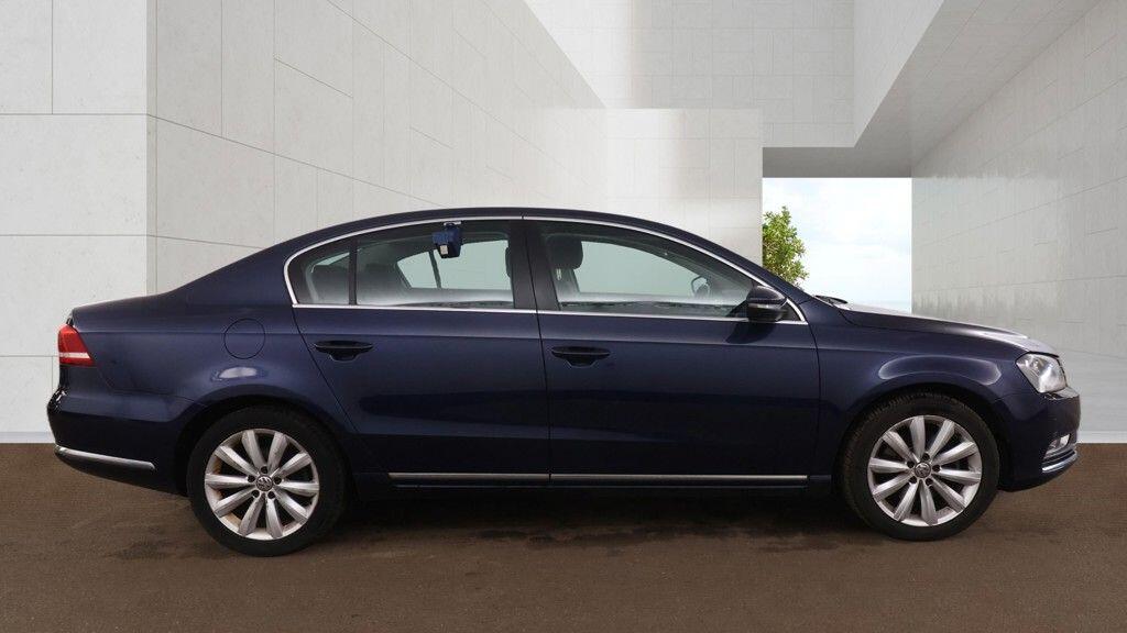 Volkswagen Passat 2013 - Cars