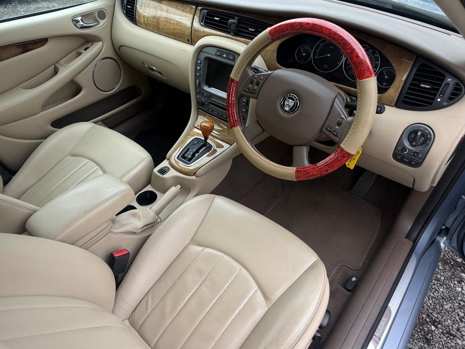 [ berth ]Jaguar X-type