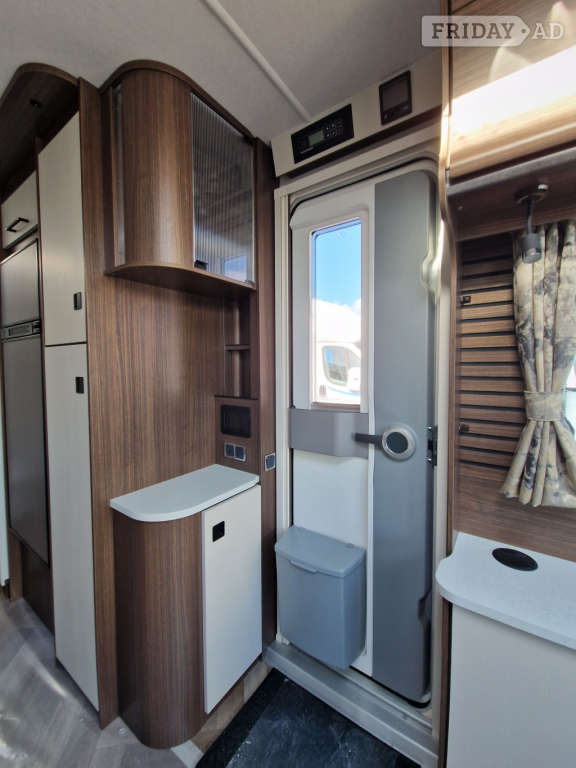[4 berth ]Coachman Lusso III