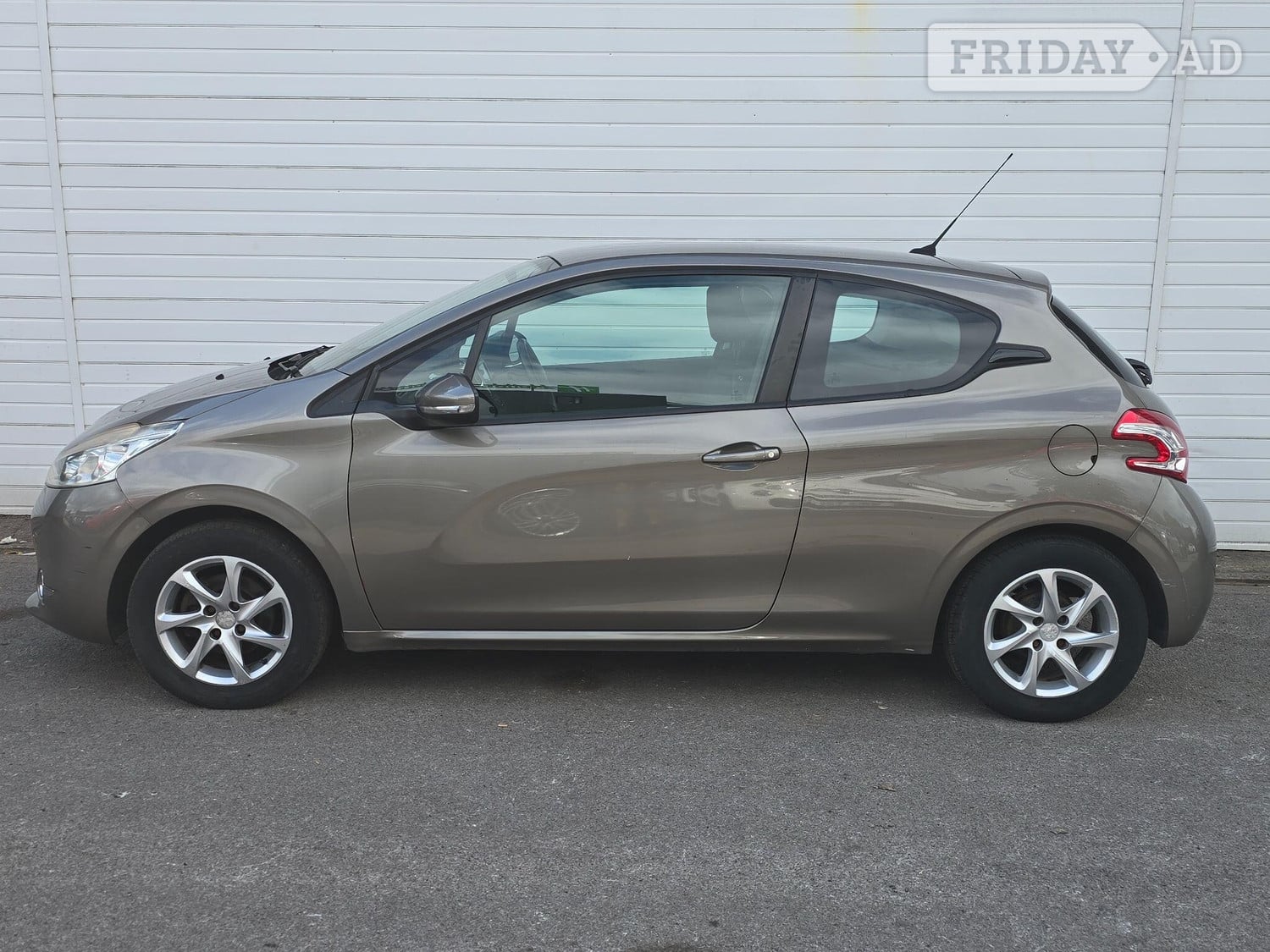 Peugeot 208 2012 - Cars in Yardley