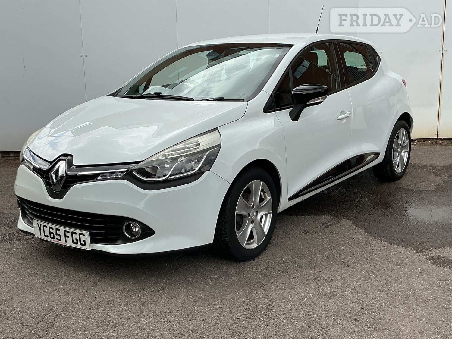 Renault Clio 2015 in Porth