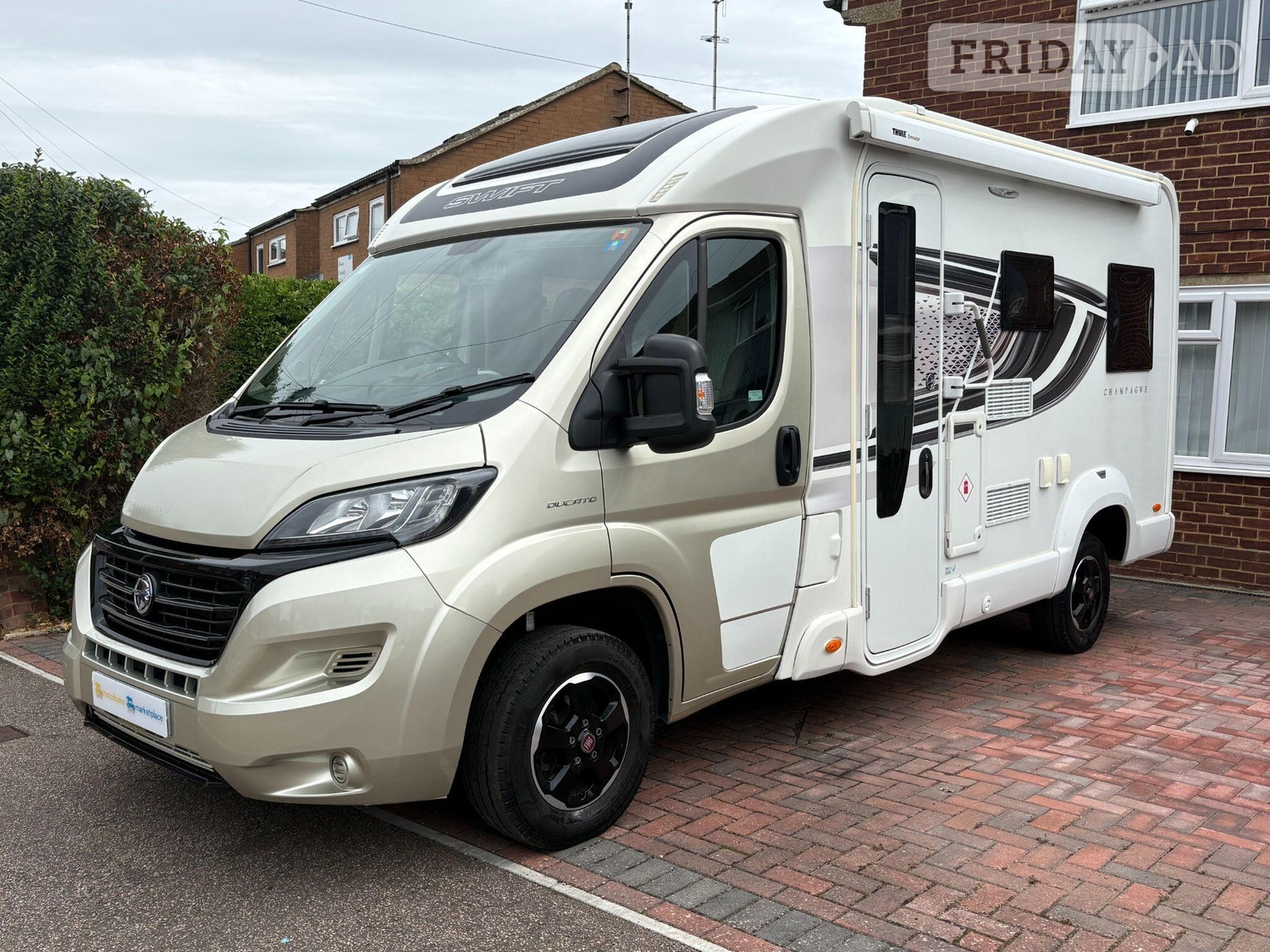 Swift Escape Compact C404 Champagne Shoeburyness