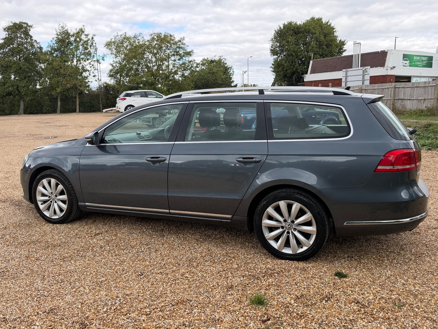 Volkswagen Passat 2013 - Cars