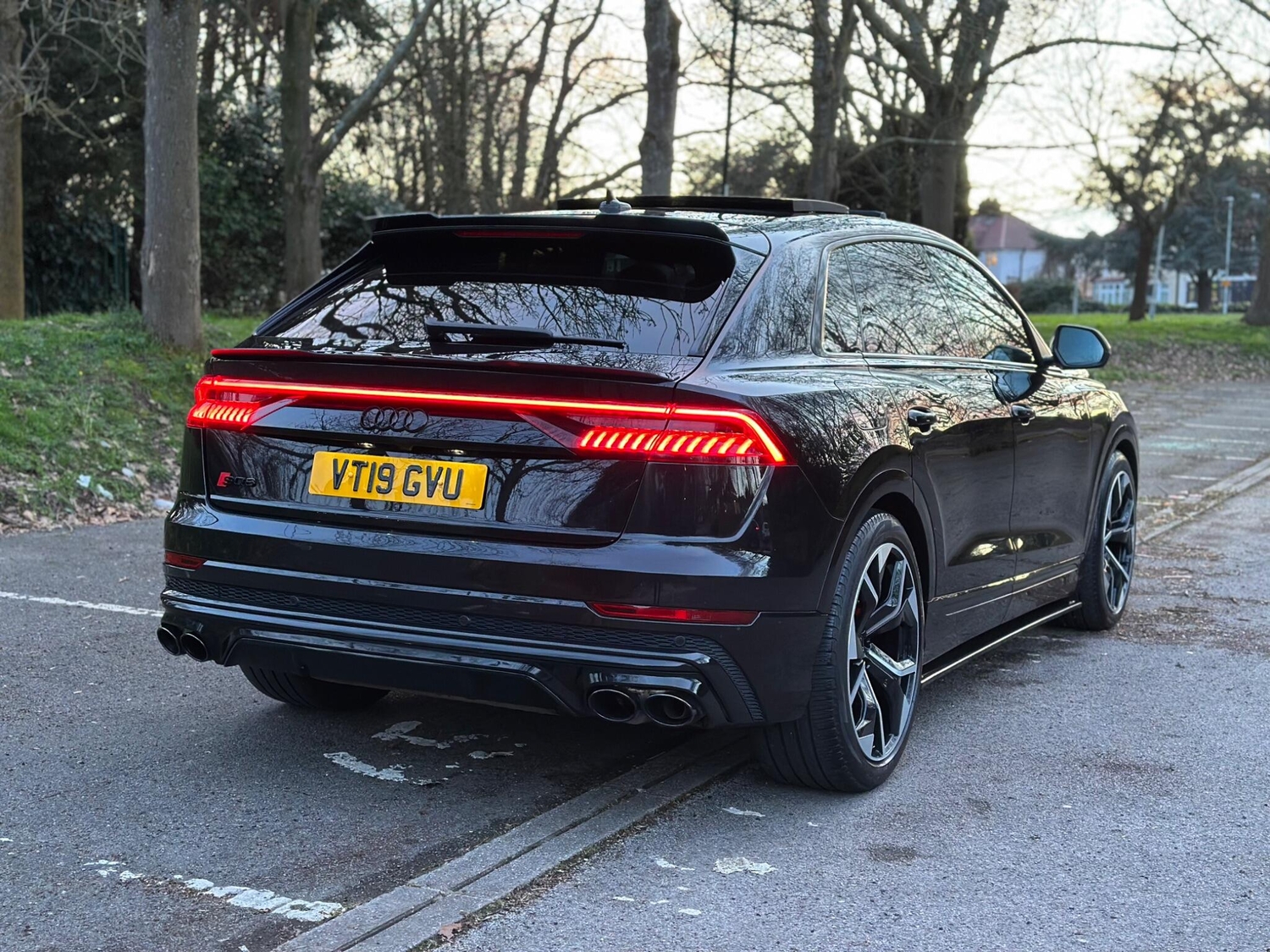 [ berth ]Audi Q8