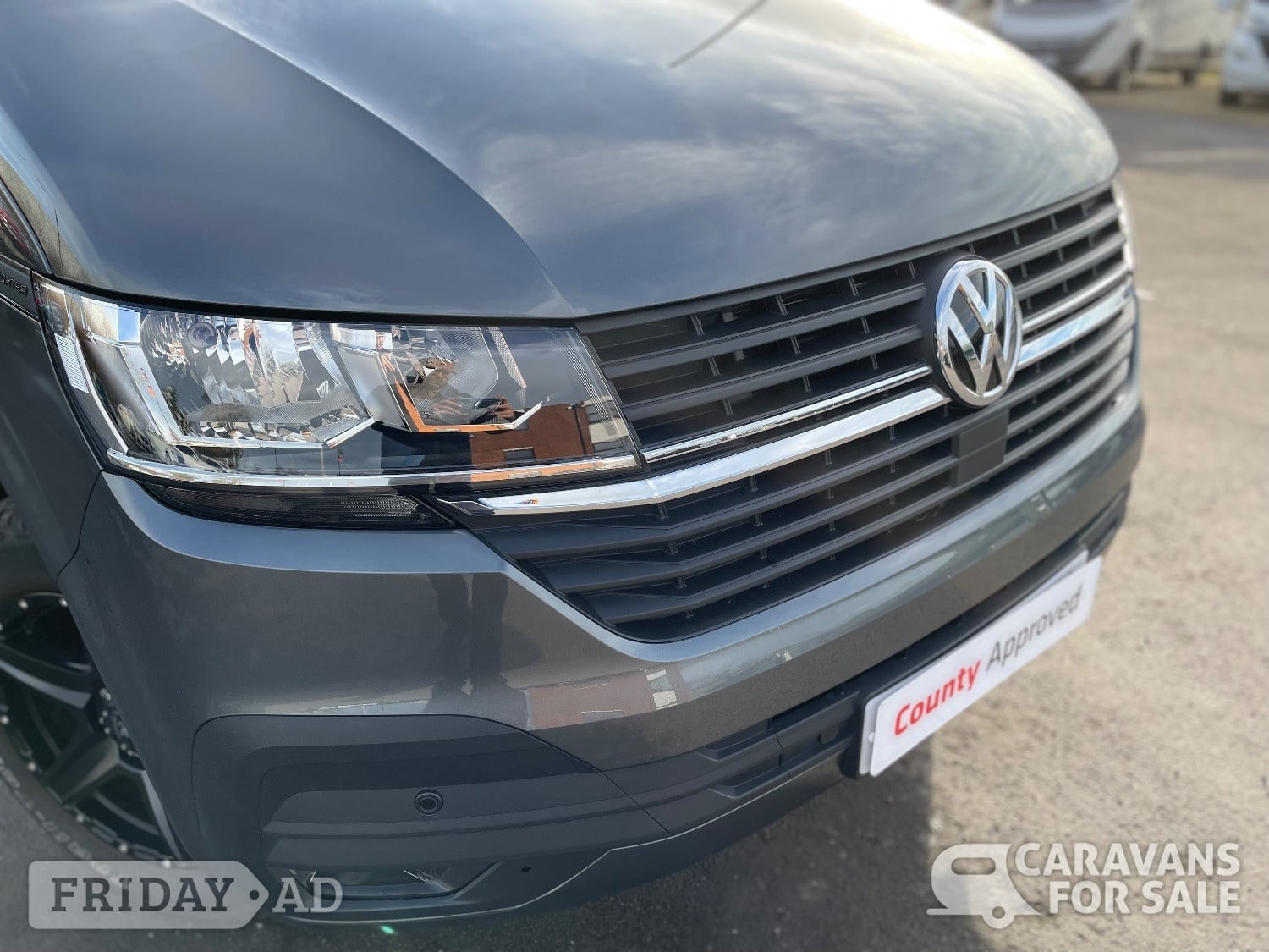 [ berth ]Volkswagen T30 Highline LWB (Camper King)