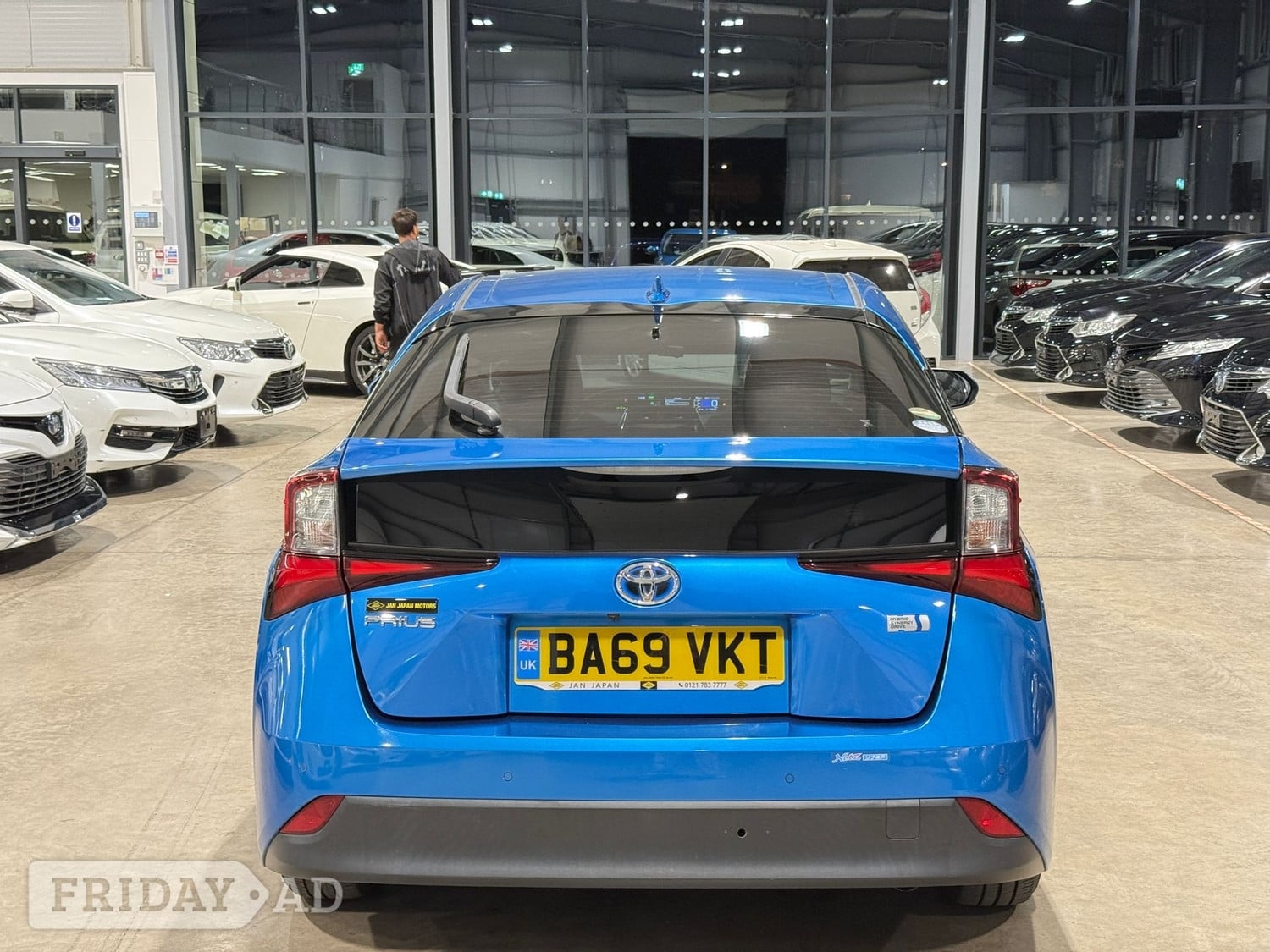 Toyota Prius 2019 - Cars in Reading