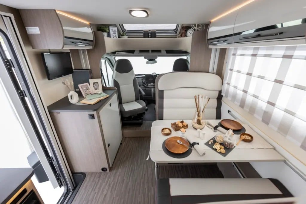 [6 berth ]Roller Team 747 Zefiro